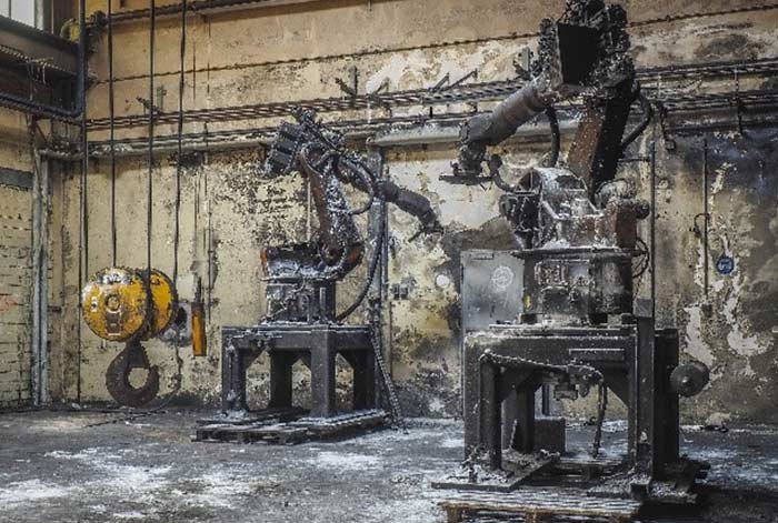 Atelier de bras robotisé après incendie