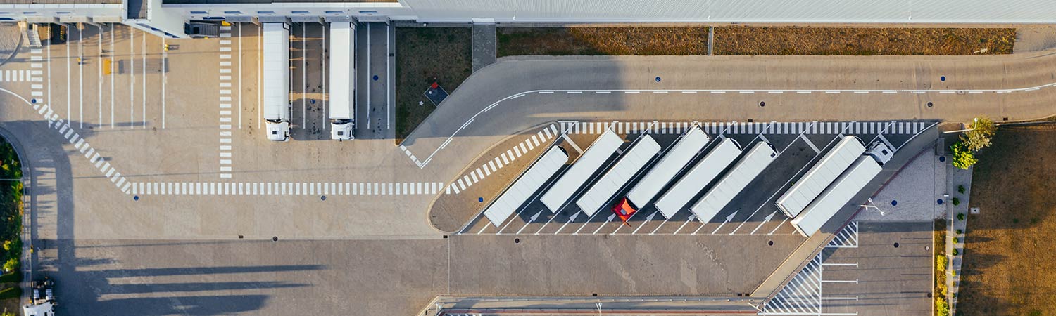 Vue aérienne d'un quai d'une entreprise